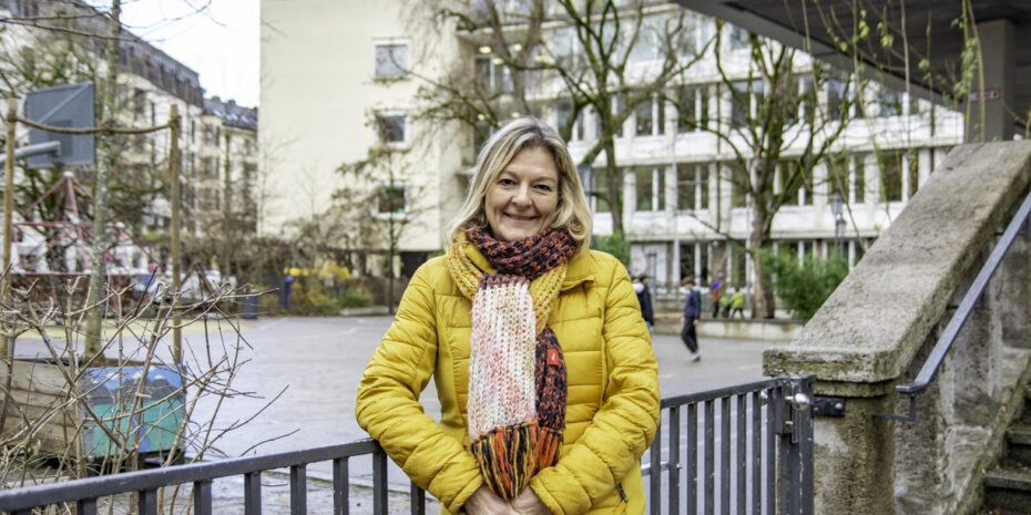 Anja Berger vor Sankt Anna