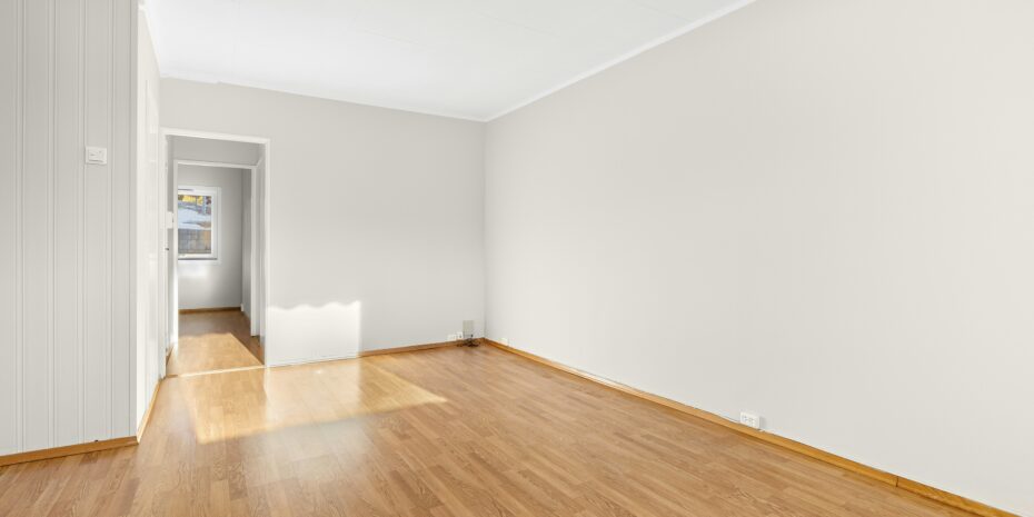 Aufnahme von einem leeren Raum ohne Möbel